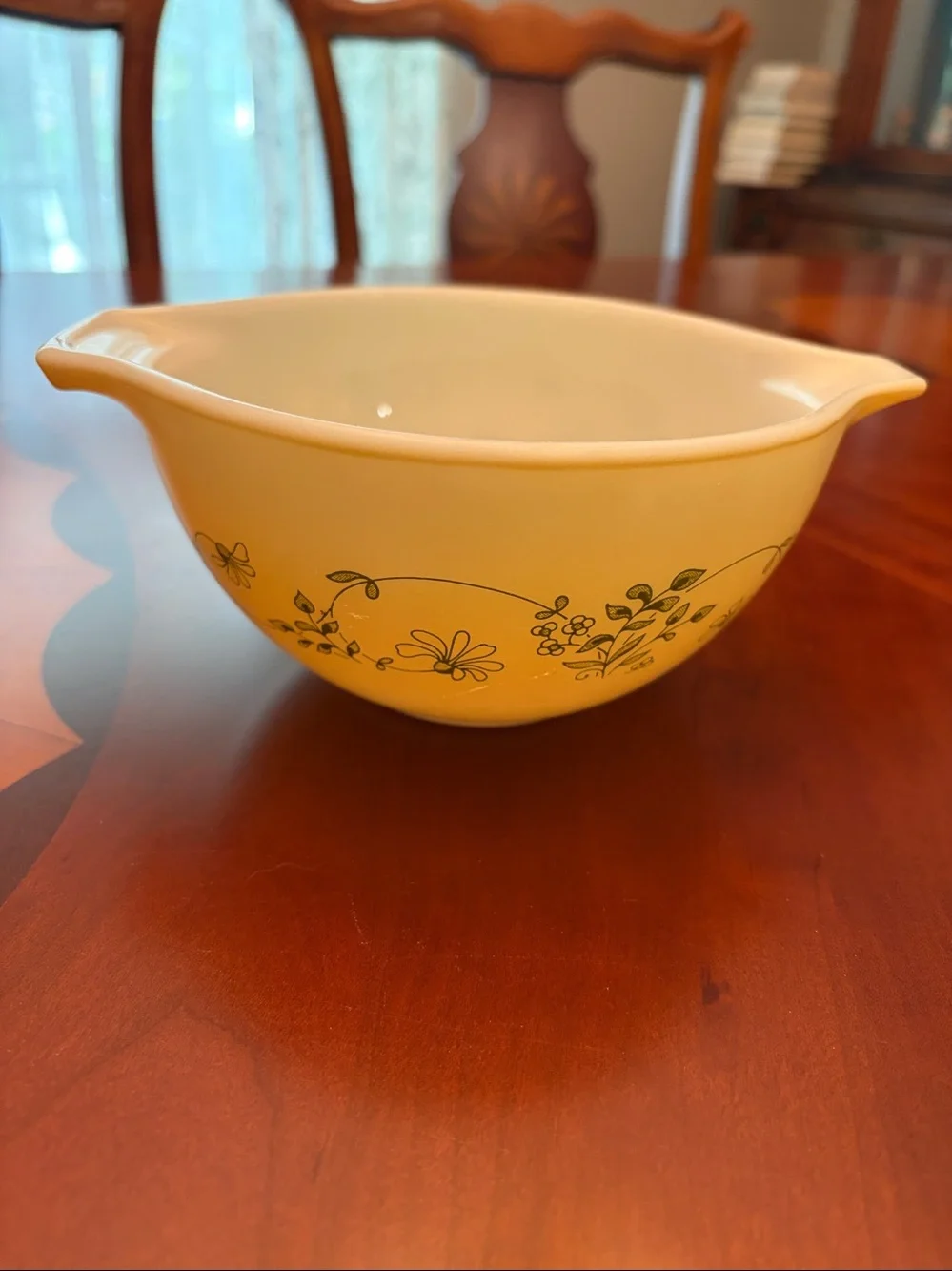 PYREX Shenandoah Cinderella bowl 441 Floral Vine Pattern